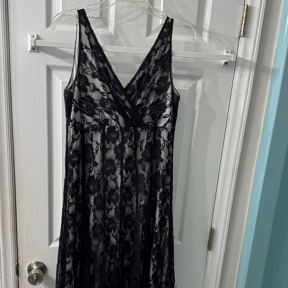 Glamour Black Lace Floral Midi Dress